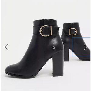 ASOS DESIGN Retreat heeled ankle boots in black
